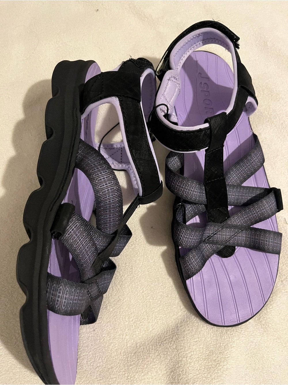 JSport by Jambu Women Size 8 KAIA
Black Purple Geometric Sandals